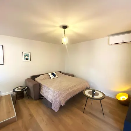 Deneb, Joli Studio Climatise Nîmes