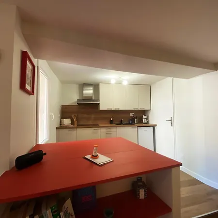 Deneb, Joli Studio Climatise Nîmes